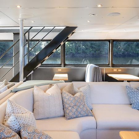 Milford Sound Overnight Cruise - Fiordland Discovery Eksteriør bilde