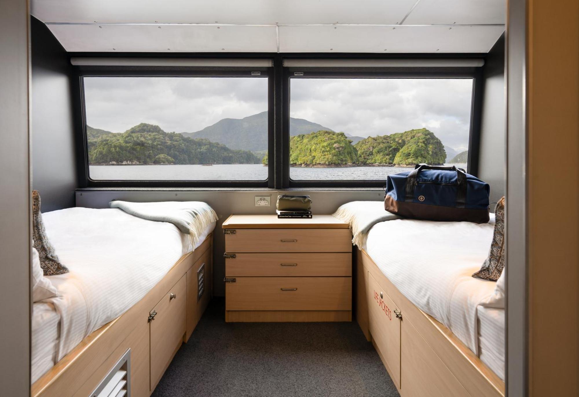 Milford Sound Overnight Cruise - Fiordland Discovery Eksteriør bilde