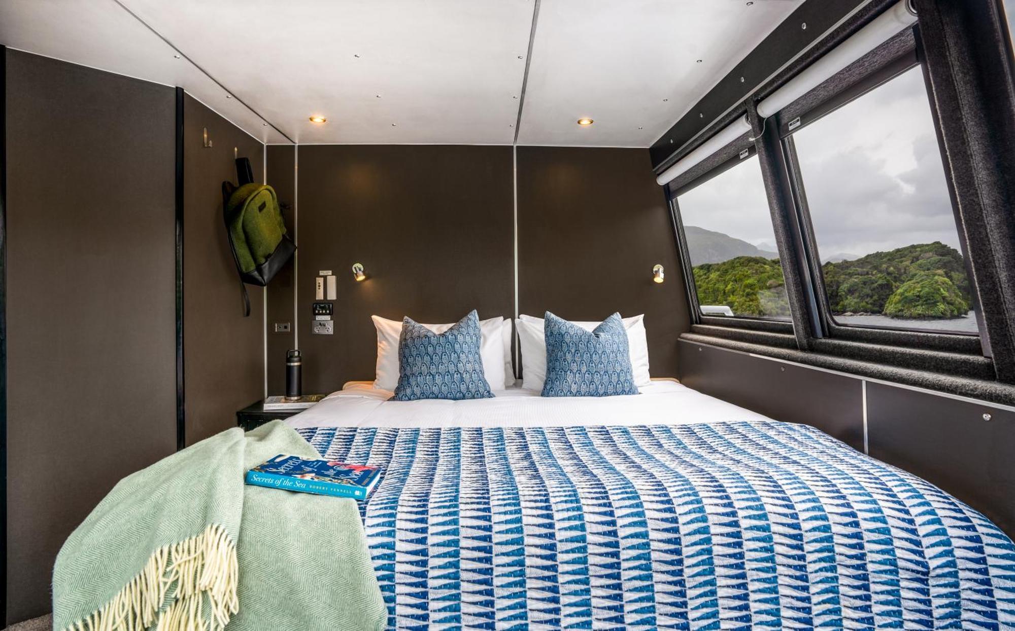 Milford Sound Overnight Cruise - Fiordland Discovery Eksteriør bilde
