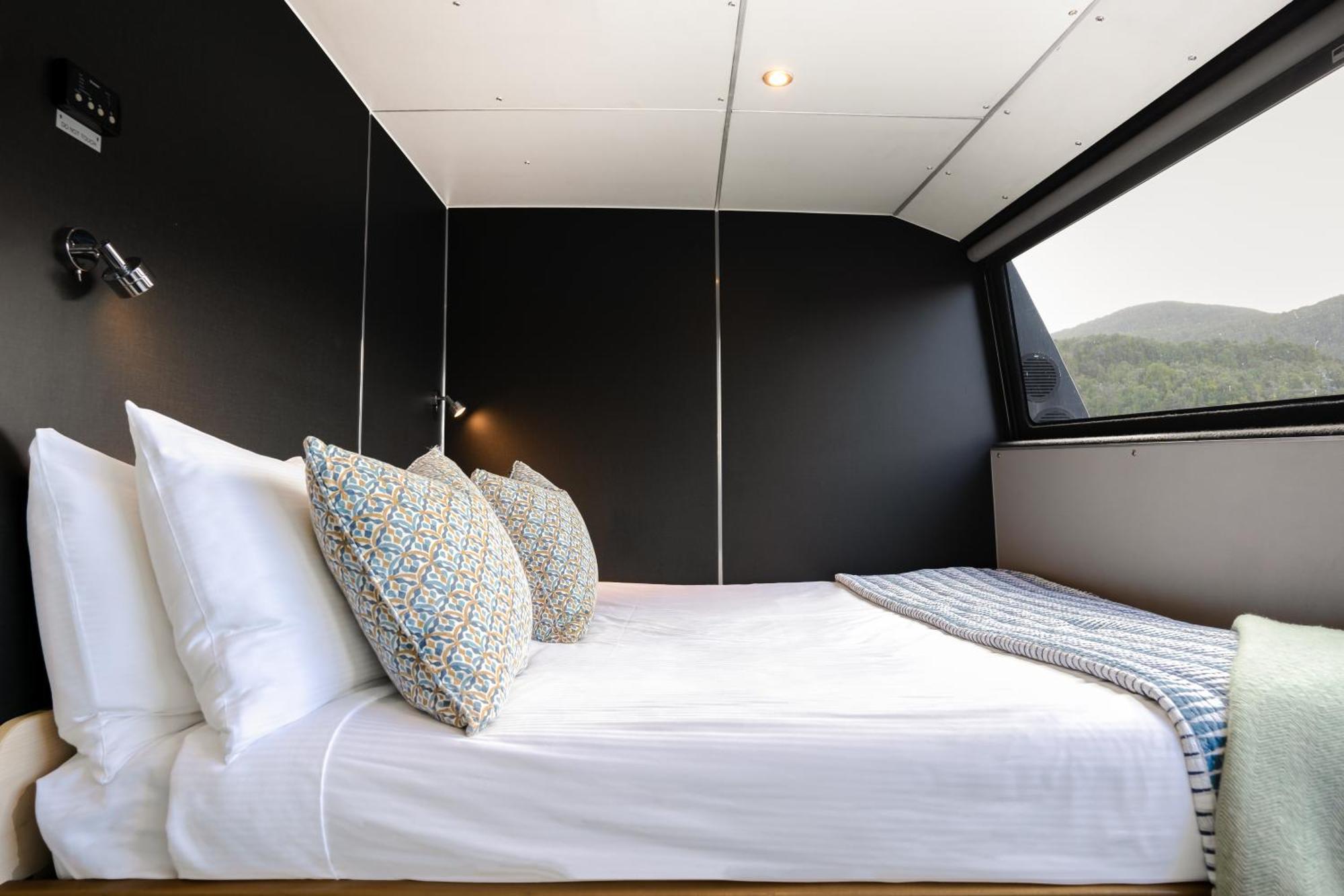Milford Sound Overnight Cruise - Fiordland Discovery Eksteriør bilde