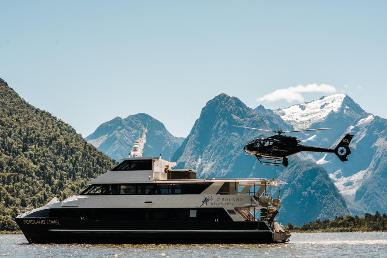 Milford Sound Overnight Cruise - Fiordland Discovery Eksteriør bilde