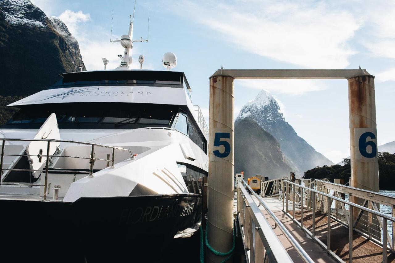 Milford Sound Overnight Cruise - Fiordland Discovery Eksteriør bilde