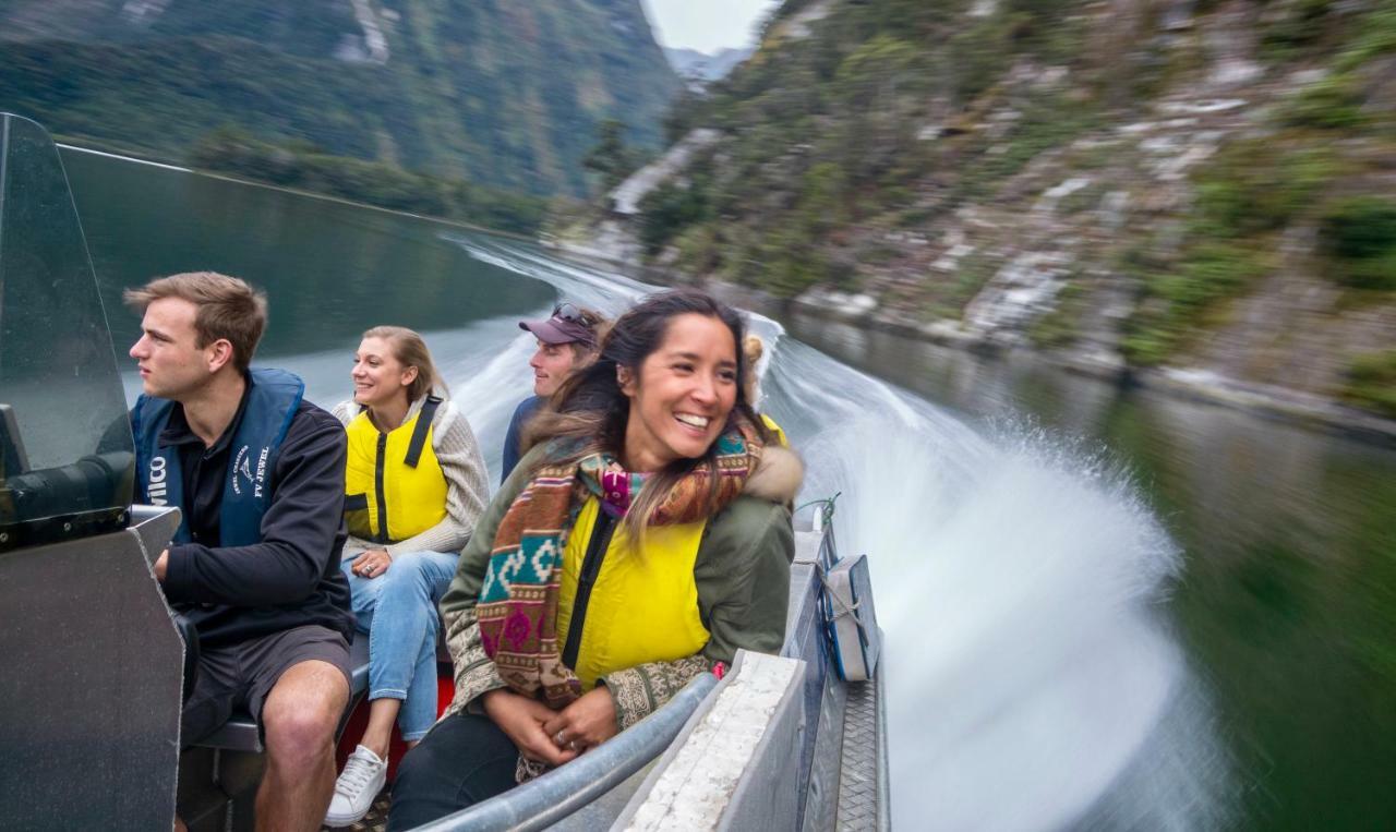 Milford Sound Overnight Cruise - Fiordland Discovery Eksteriør bilde