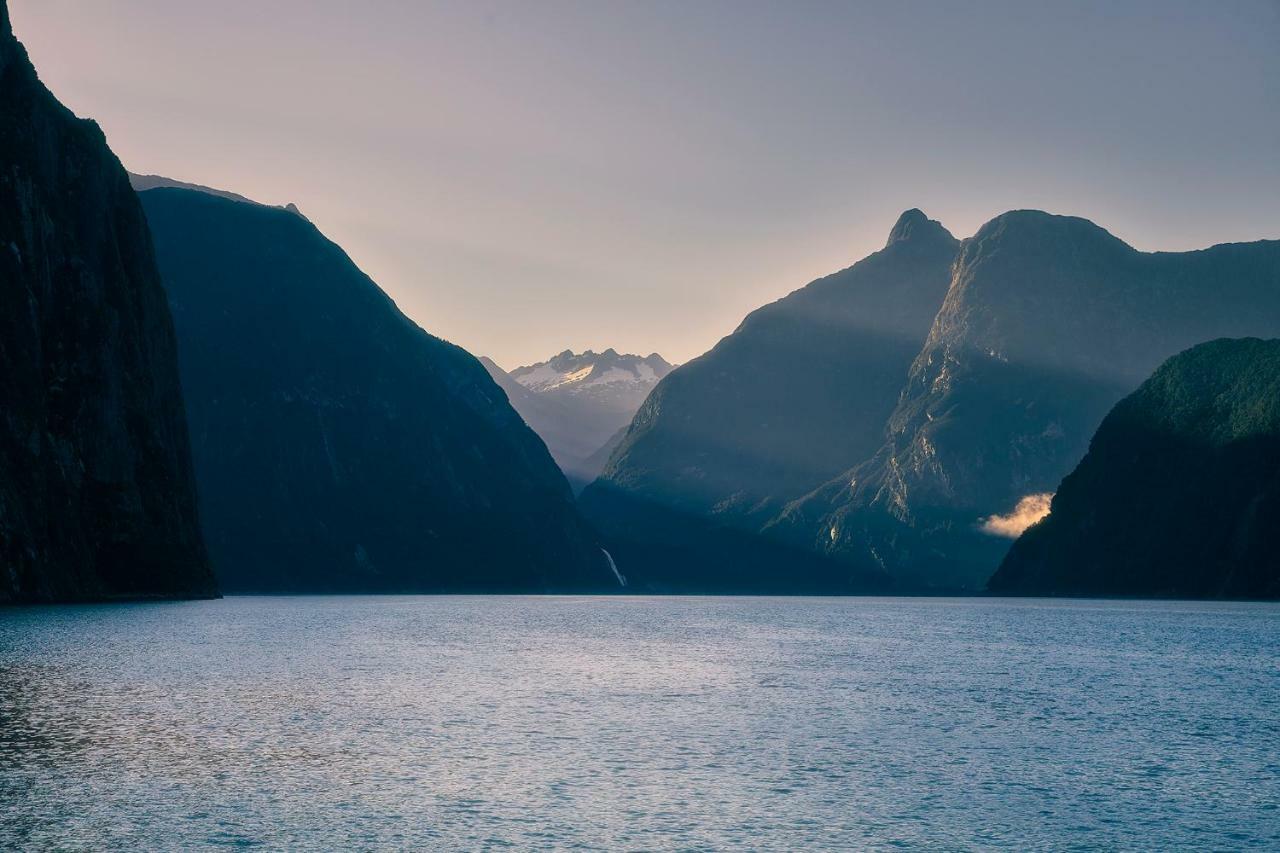 Milford Sound Overnight Cruise - Fiordland Discovery Eksteriør bilde